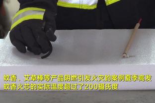 福克斯：热火在攻防两端都打得很好 我不能再像今天这样失误球